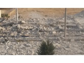 Işid Suriye Sınırındaki Resmi Binaları Havaya Uçuruyor