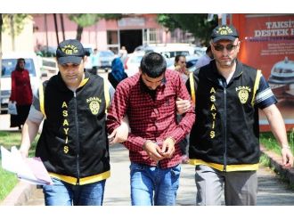 Adana’da Kapkaç Anı Kamerada