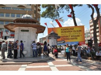 Berat Kandilinde Lokma Ve Şerbet İkramı