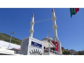 İliç’e İnşa Edilen Yusuf Ziya Demir Camisi İbadete Açıldı
