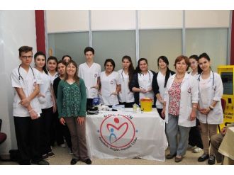 Hemşire Adaylarından Sağlık Taraması