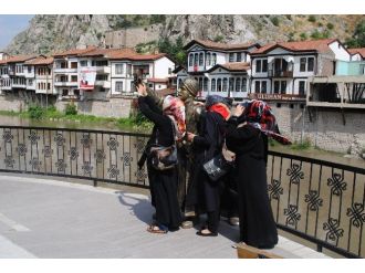 Selfieci Şehzade Üçüncü Kılıcını Kuşandı