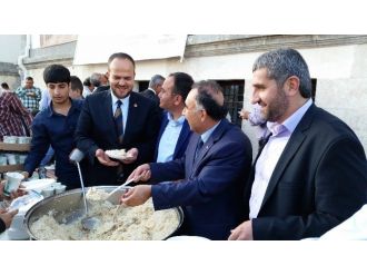 Hamza Çalışkan’dan İmam Hatiplilere Pilav