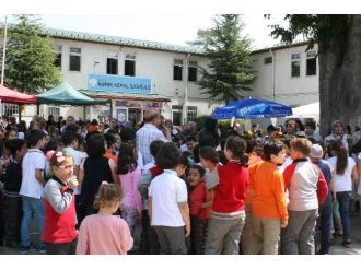 Okulları İçin Kermes Düzenlediler
