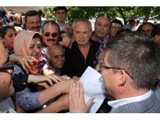 Ak Parti’nin Ev Vaadine Büyük İlgi