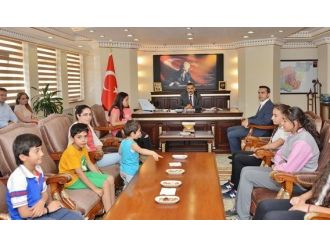 Etik Yarışmasında Dereceye Giren Öğrenciler Ödüllendirildi