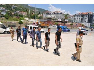 Antalya’da Mülteci Operasyonunda 4 Tutuklama