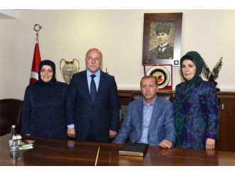 Cumhurbaşkanı Erdoğan Erzurum Büyükşehir Belediyesi’ni Ziyaret Etti