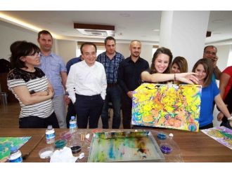 Tredaş Çalışanları Ebru Sanatına İlgi Gösterdi
