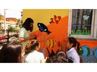 Sarıgöllü Öğrenciler Anaokulu Duvarlarına Resim Yaptılar
