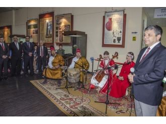 Moğolistan Milli Müzesi Türk Eserleri Teşhir Salonu Ve İdari Bölümü Hizmete Açıldı