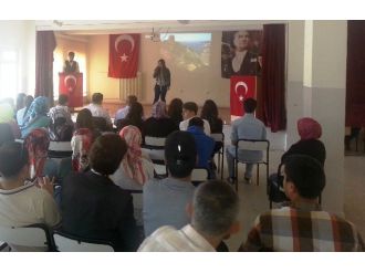 Arıt Lisesi’nde Şiir Dinletisi