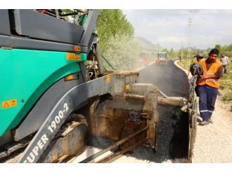Edremit Belediyesi’nden Yol Yapım Çalışması