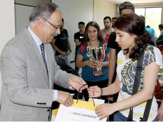 Başarılı Sporculardan Rektör Çelik’e Ziyaret