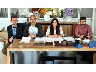 Mitingden Sonra Gelen İstifa