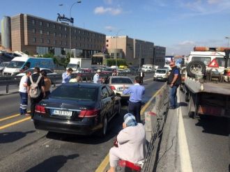 Metrobüs Yolunda Faciadan Dönüldü