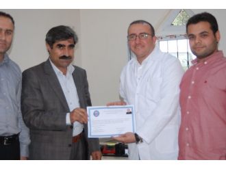 İdil’de Sevilen Doktora Teşekkür Belgesi