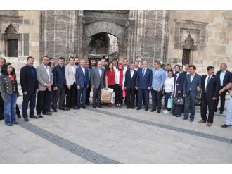 Binalı Yıldırım İle ‘Özçekim’ Yapmak İçin Yarıştılar