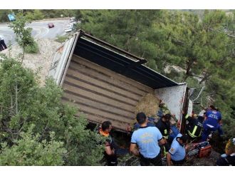 Uçuruma Yuvarlandı: 1 Ölü