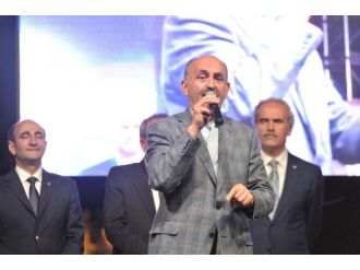 Bakan Müezzinoğlu’ndan Miting Havasında Konuşma
