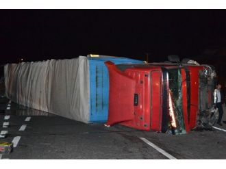 (Kocaeli-özel) Mültecileri Taşıyan Otobüs İle Tır Kaza Yaptı
