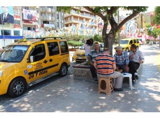 Aydın’da Taksiciler Direksiyon Değil Zar Sallıyor