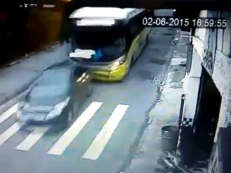 Freni Patlayan Otobüs Dehşet Saçtı !