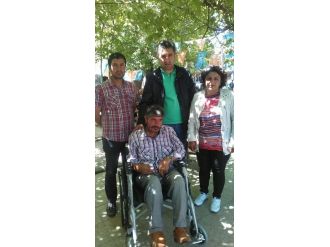 Giresun’dan Gelip Tatvan’daki Engelliyi Kucakladılar