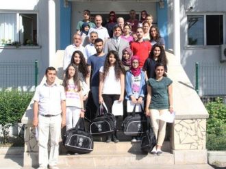 Gençlerden Ecdada Mektup Yarışmasında Dereceye Girenler Ödüllendirildi