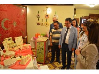 Ahşap Boyama Kursu Sergisi Açıldı