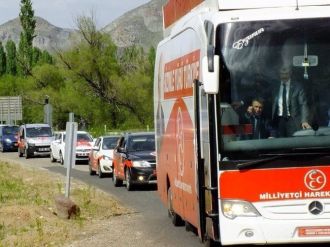 Narman’da Yer Yerinden Oynadı