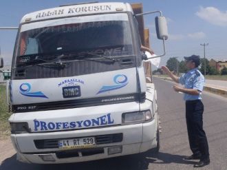 Kartepe’de Hafriyat Kamyonu Denetimleri Sürüyor