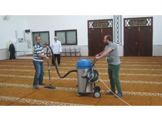 İzmit’te Günde Ortalama 10 Cami Temizleniyor