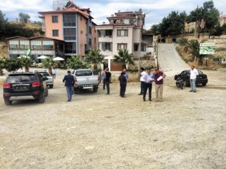 Altınoluk Köy Meydanı Çalışmalarını İnceledi