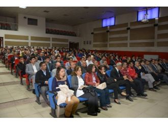 Sandık Görevlilerine Oy Pusulaları Teslim Edildi