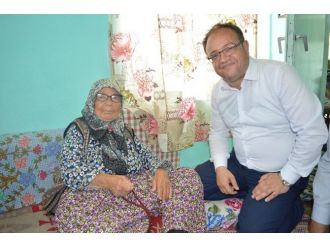 Cumhurbaşkanı Ve Başbakan İçin Her Gün Tespih Çekip Dua Ediyor