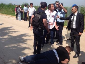 Nestle’de Eylemcilere Polis Müdahalesi