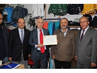 Bayburt’un 2013 Yılı Vergi Rekortmenlerine Maliye Bakanlıktan Teşekkür Belgesi