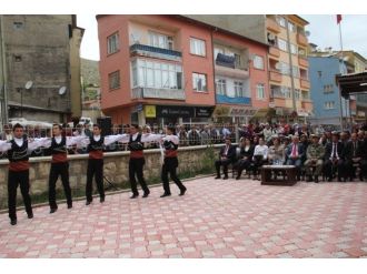 Halk Etiğim Merkezi Yılsonu Sergisi Göz Kamaştırdı