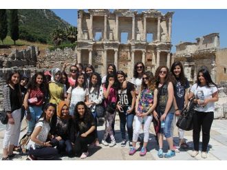 Manisalı Bin 600 Genç ‘Şehirler Ve Kültürler Projesi’ İle Buluşuyor