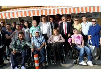 Bennur Karaburun’dan Mudanya Engelliler Derneği Ziyareti