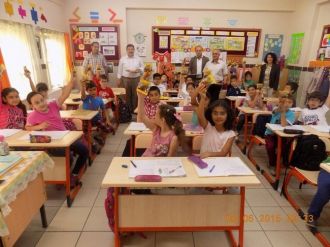 Edremit’te Kuru Üzüm Dağıtımı Yapıldı
