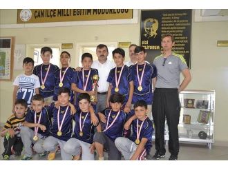 Çan 23 Eylül Ortaokulu Futsal Şampiyonu Oldu