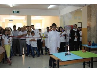 Bucak Toki Ortaokulu, Tübitak Bilim Fuarı’nı Açtı