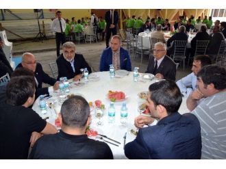 Bakan Taner Yıldız Akansu Fabrikası’ndaki İşçilerle Bir Araya Geldi