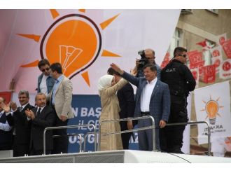 Millet Demirtaş’a Bırakın Oyu Selam Vermez