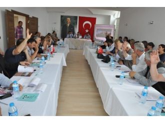 Başkan Gençer, “Belediyemiz Dört Koldan Çalışıyor”