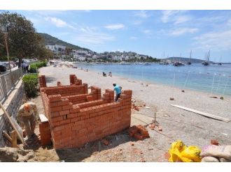 Engelli Vatandaşlar İçin Plaja Tuvalet Yapılıyor