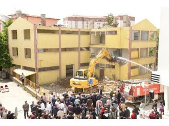 Çorum Kent Meydanı İlk Kazma Vuruldu