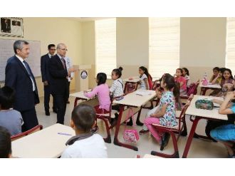 Bakan Şimşek: “Selçuklu Gençlik Merkezi’ne Hayran Kaldım”